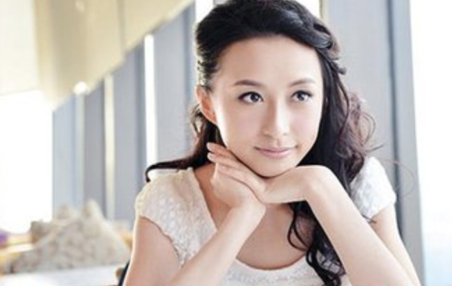 娱乐圈四个叫"嘉欣"的女星:最美的还是她!