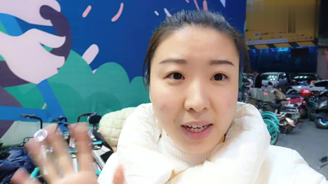 烧饼还能灌汤?!三块一个,姑娘一人吃倆没问题～