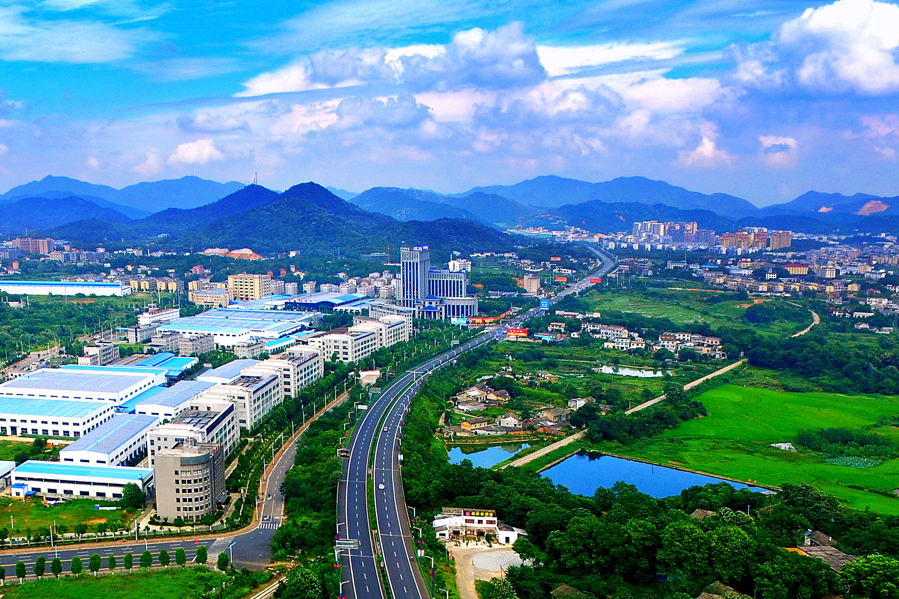 韶山,长株潭城市群中一颗璀璨精致的明珠,伟人故里,领袖家乡