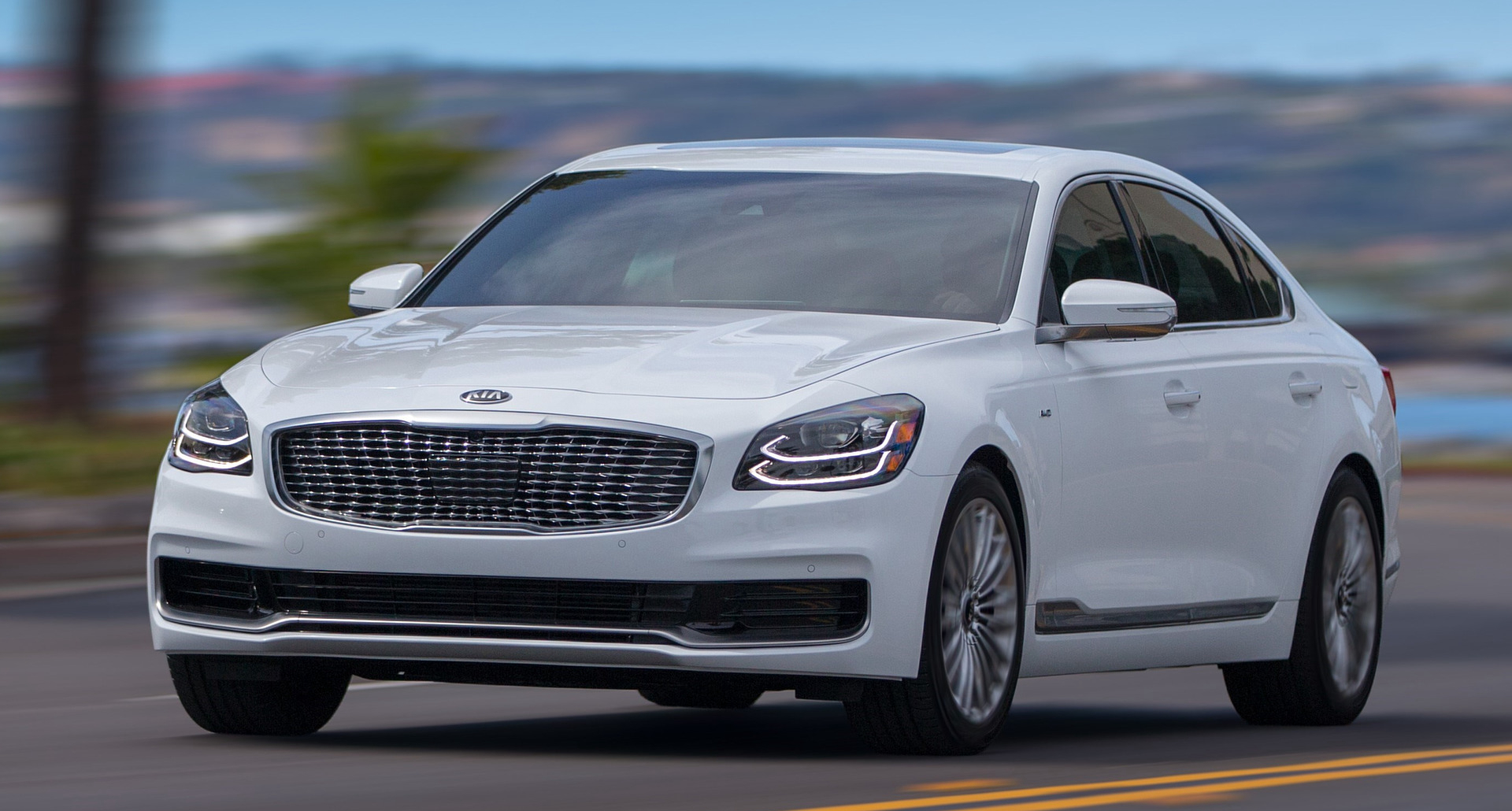 2019款起亚k900,优质豪华轿车,整体质感酷似宾利