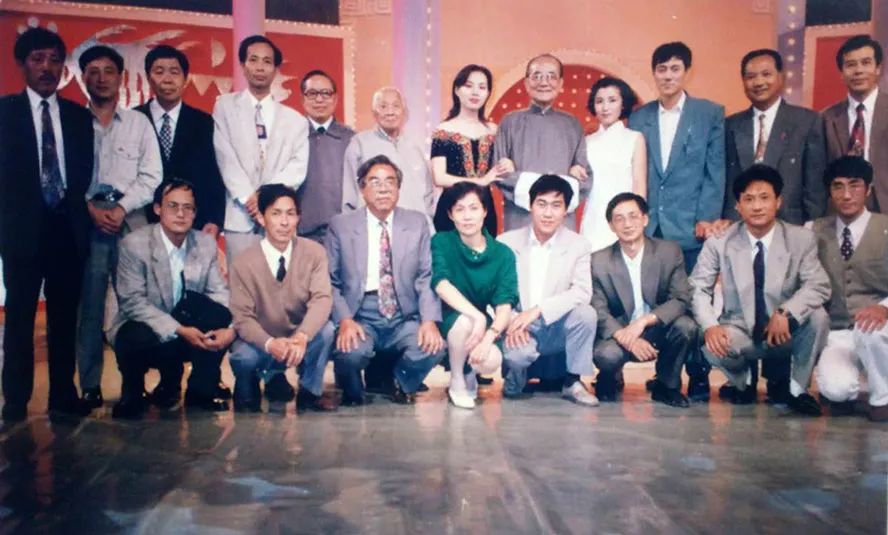 记与著名滑稽大师杨华生老前辈在上海电视台录制节目中的邂逅相谈