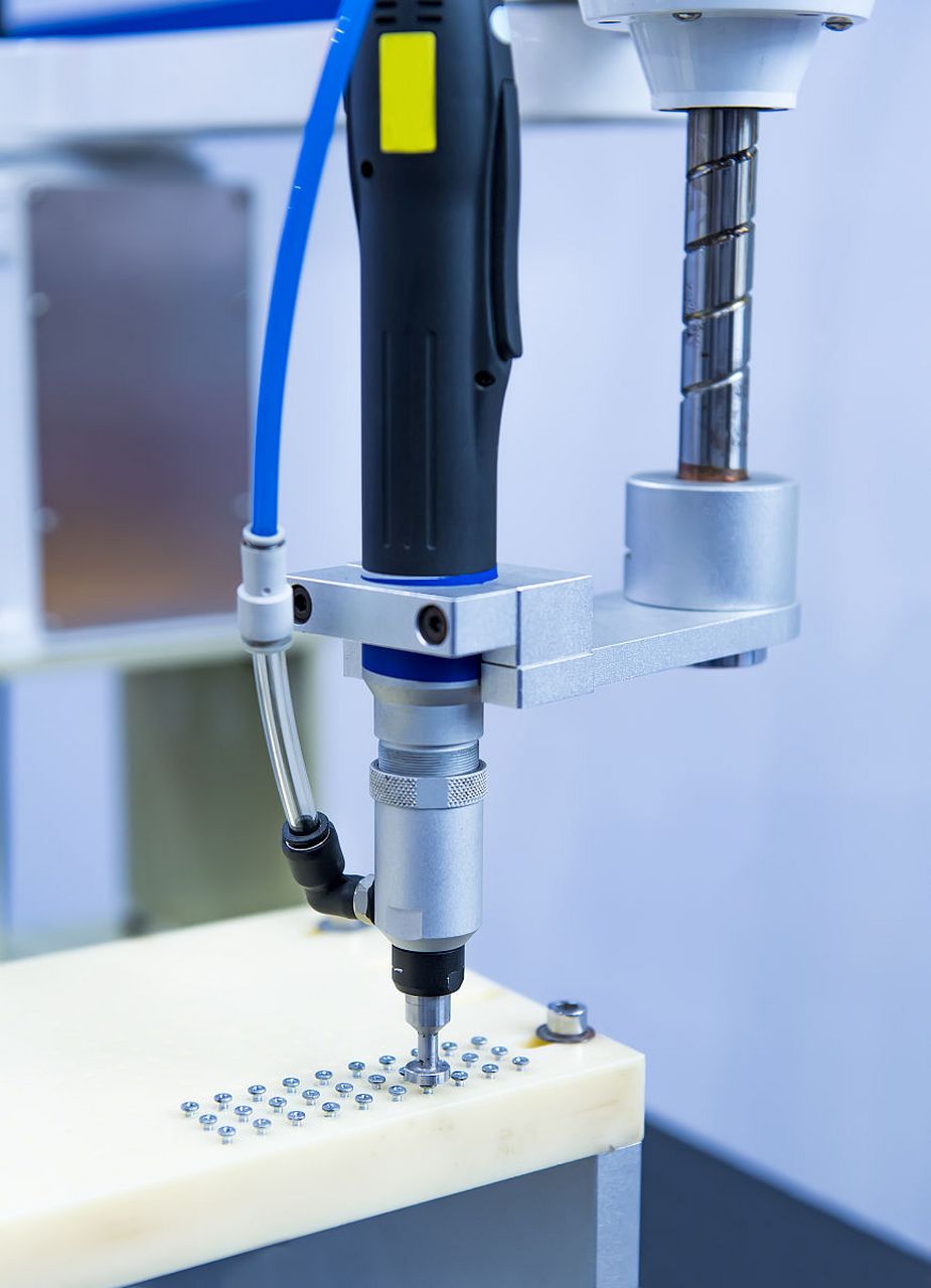 手持式自动锁螺丝机以及螺丝的材料没有干系,以及传统的气批,电批不