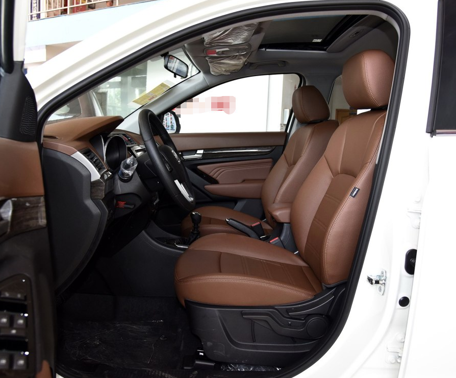 欣赏北汽威旺s50手动乐动豪华型之美