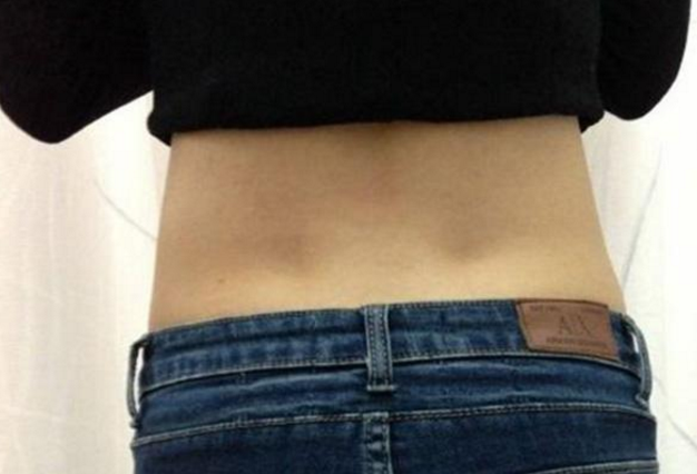 为什么有的女人后腰有2个凹进去的小洞?多数人可能会不好意思!