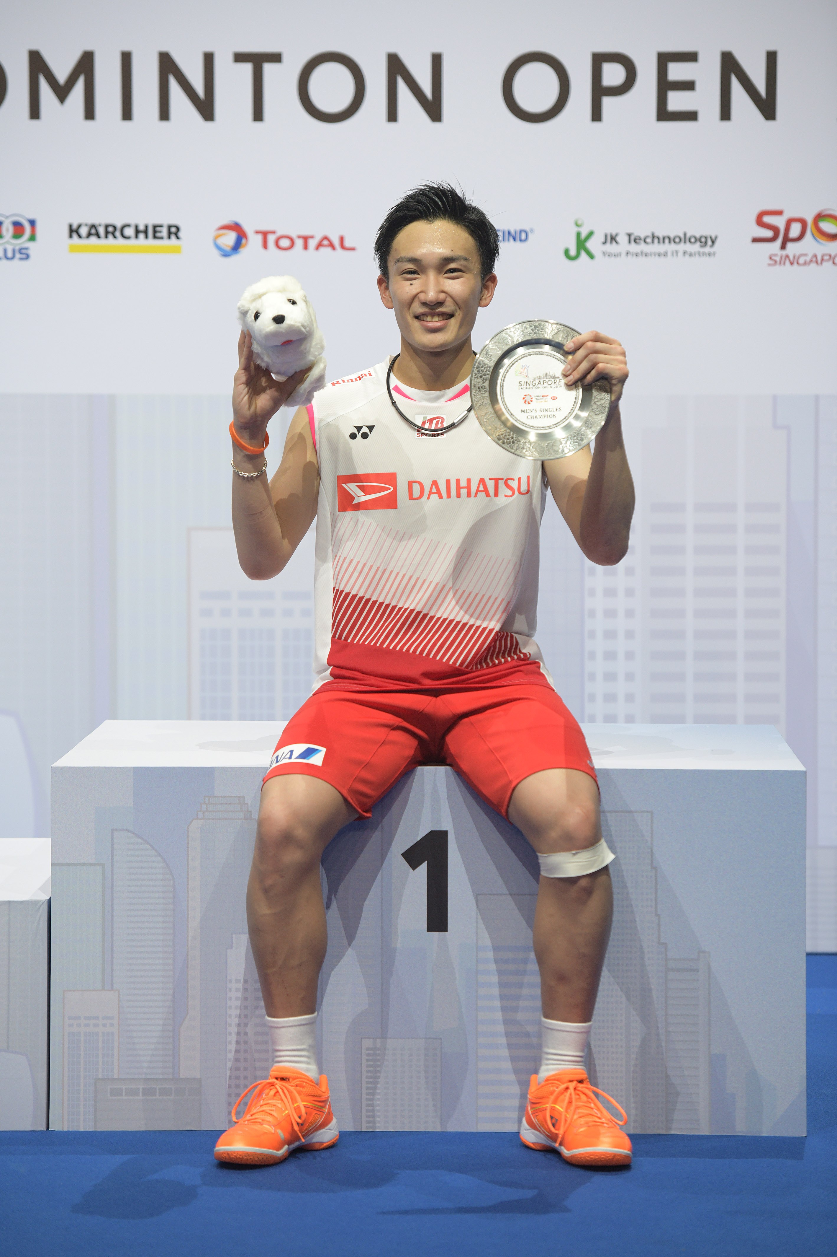 羽毛球——新加坡公开赛:桃田贤斗男单夺冠(1)