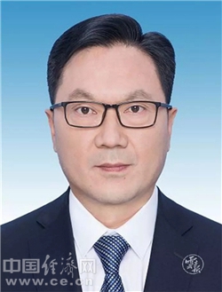 云南任免许绍政,和丽贵,曾艳,王以志,李国材等职务