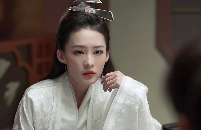 lq #李沁庆余年# #李沁林婉儿# 小红帽漂亮姐姐 四张自拍 1, 2 是微博