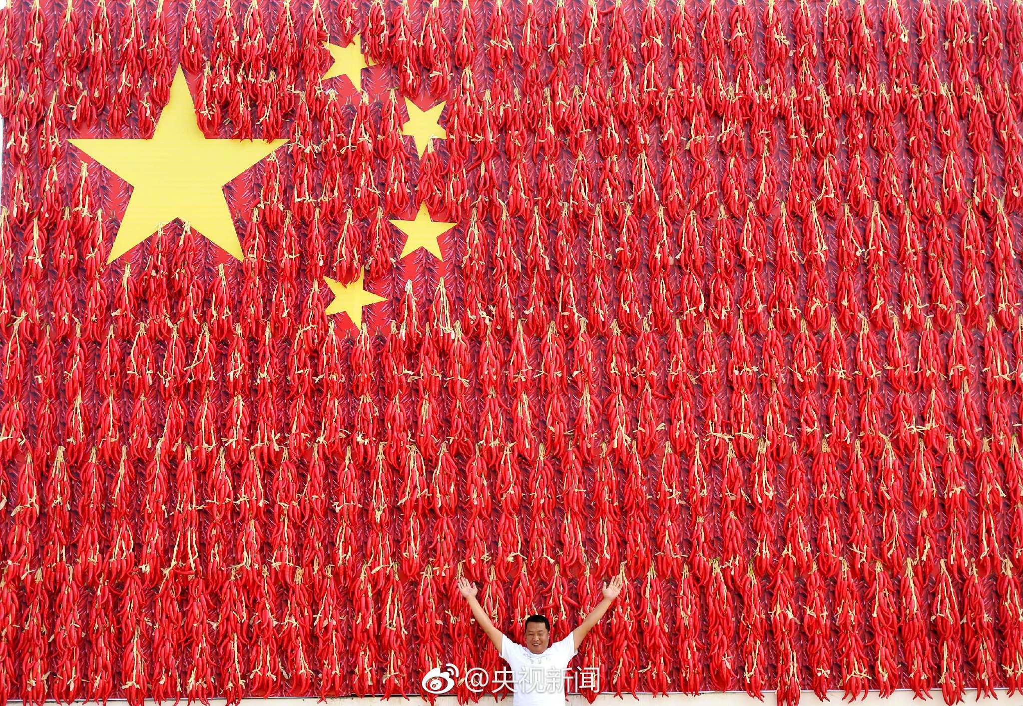 由一张点赞100000 的照片看国人的爱国热情