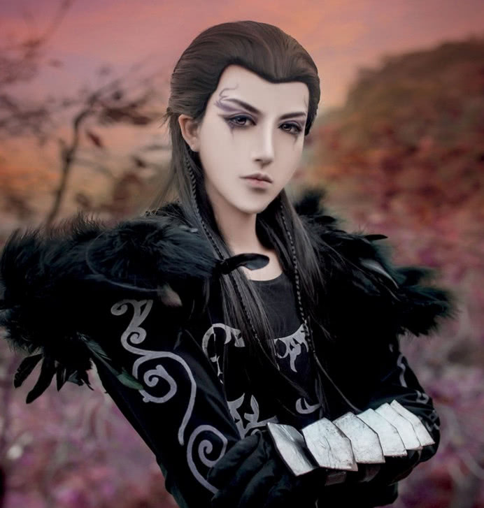 小哥哥cos天行九歌墨鸦,还原度堪比本人,网:这是什么神仙颜值