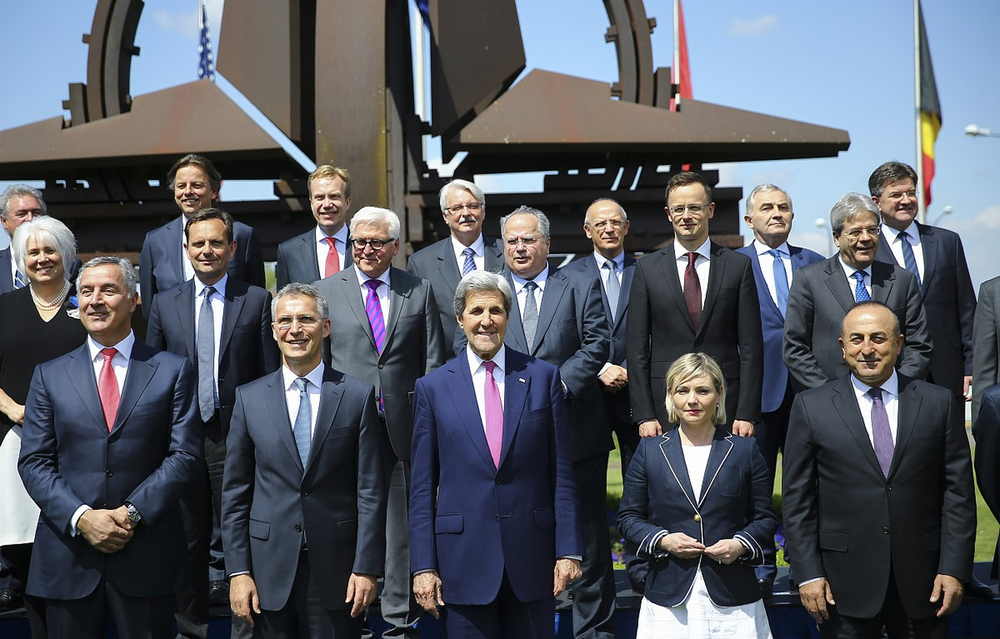 德国广播电台6月30日称,北约成员国外交官证实,北约31个国家均同意秘