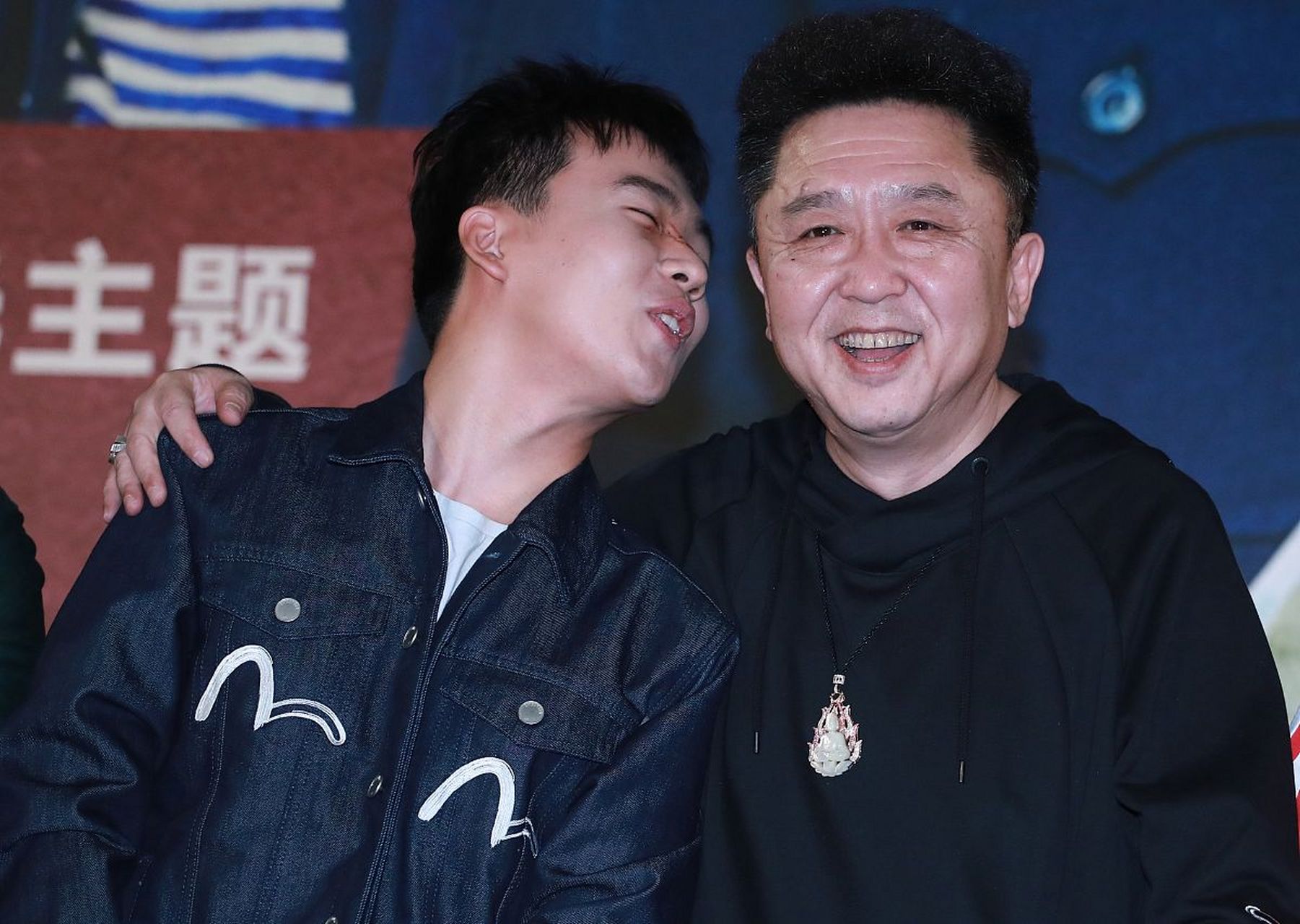 所以才能教出,郭麒麟这样幽默又谦逊的徒弟[嘻嘻]!