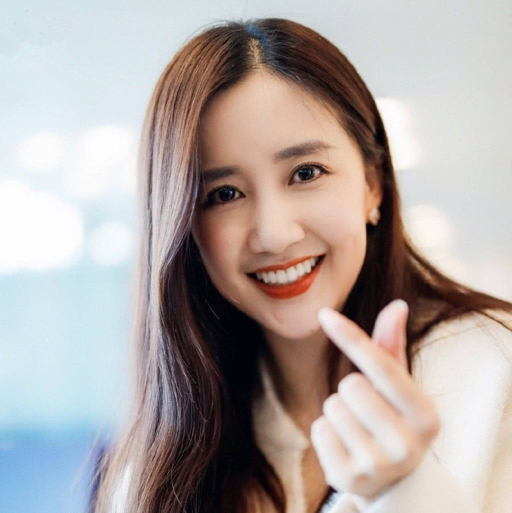 陈欣予在泡沫之夏这个影视作品里,超级美的一个美女.你们喜欢她吗?