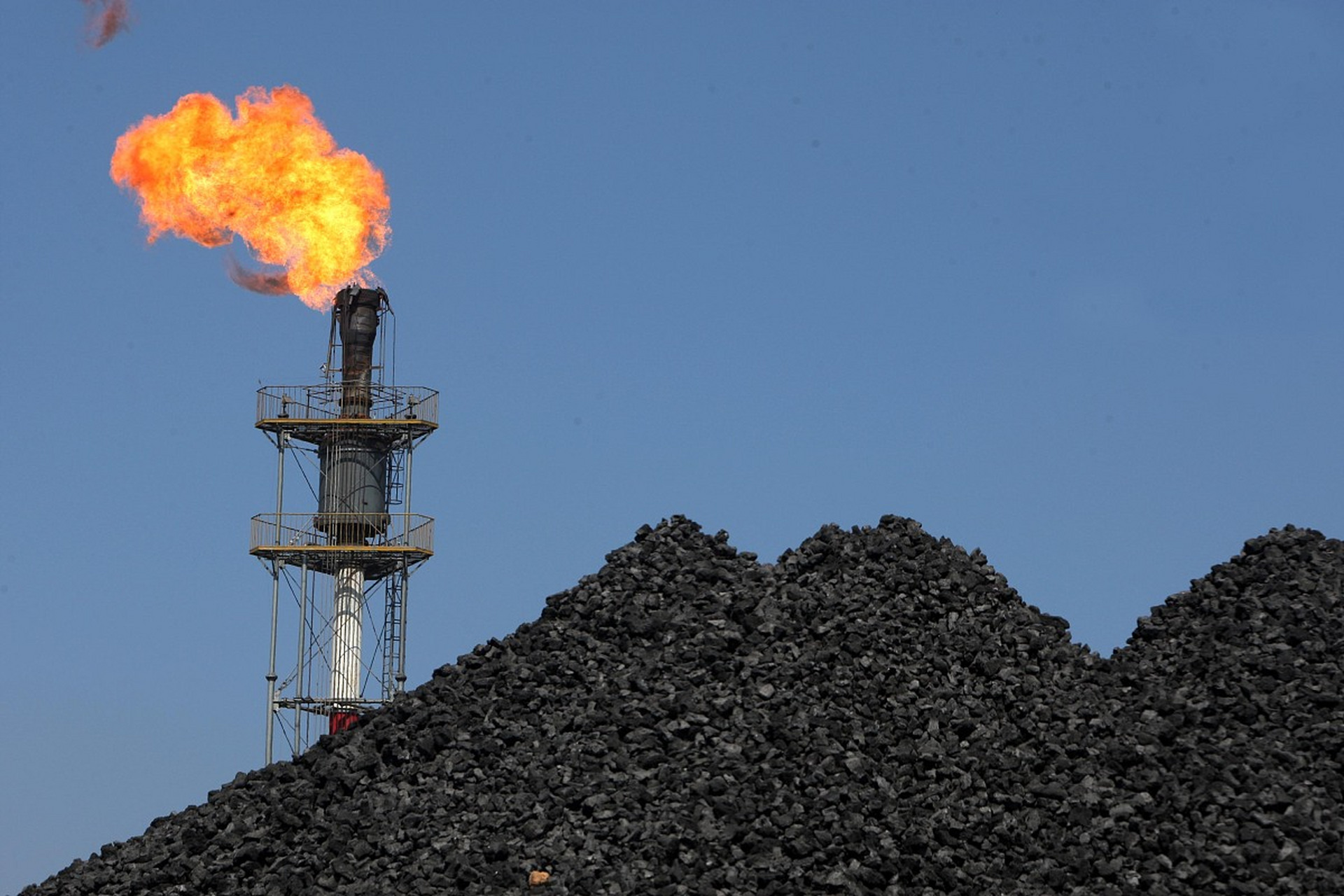 石油 页岩气第一龙头,底部沉睡3年主力50亿抢筹,8月变妖王!