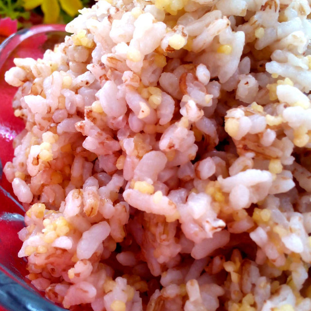 红粳米杂粮饭,多吃一些杂粮对身体好处多多!