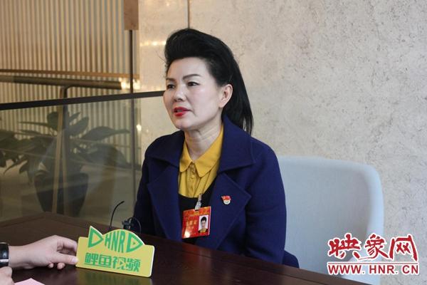 人大代表申小梅:文艺助力脱贫攻坚 为贫困地区送去精神大餐