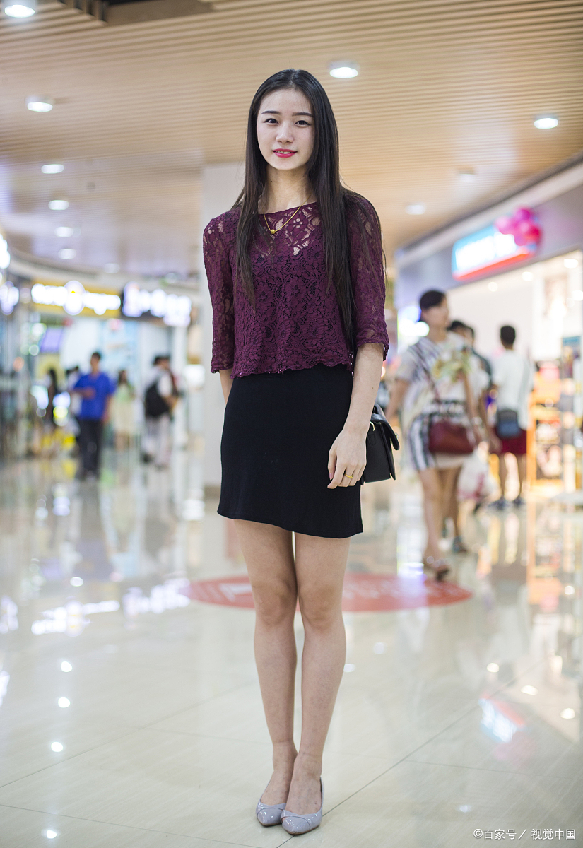 3月25日,武汉一商场内发生了一起令人震惊的事件:一名女子裸体出现在