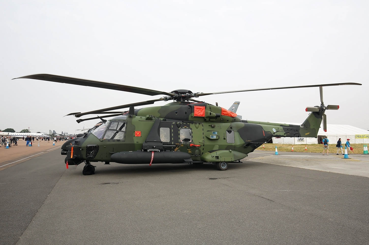 十年磨一剑!nh-90五国"共孕",超越黑鹰,成最先进通用直升机