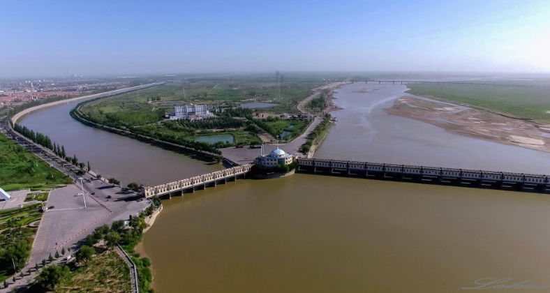 三盛公水利枢纽素有"万里黄河第一闸"之称.