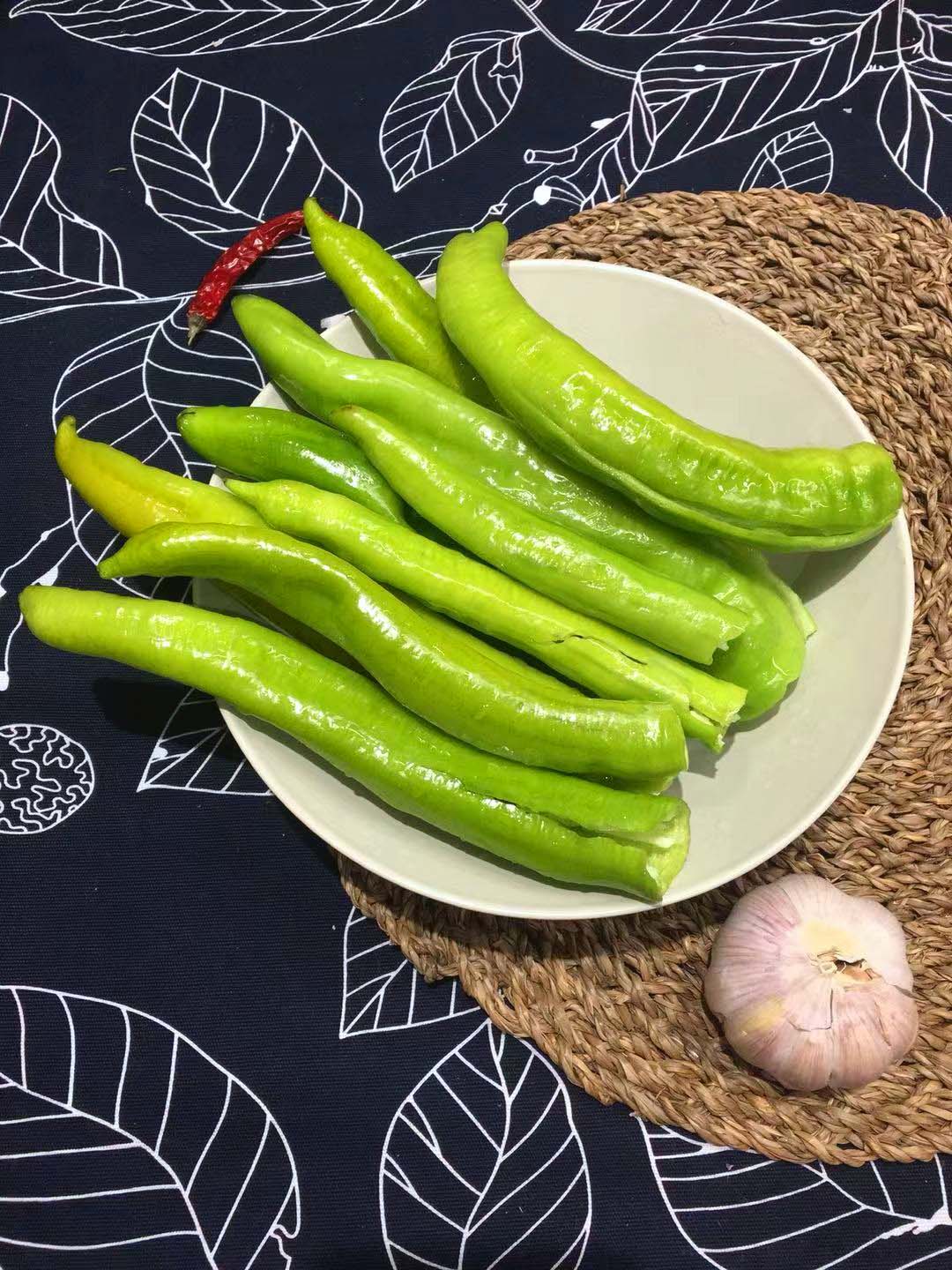 酸辣可口又下饭的虎皮尖椒,第一步你做对了吗?从挑选尖椒开始吧