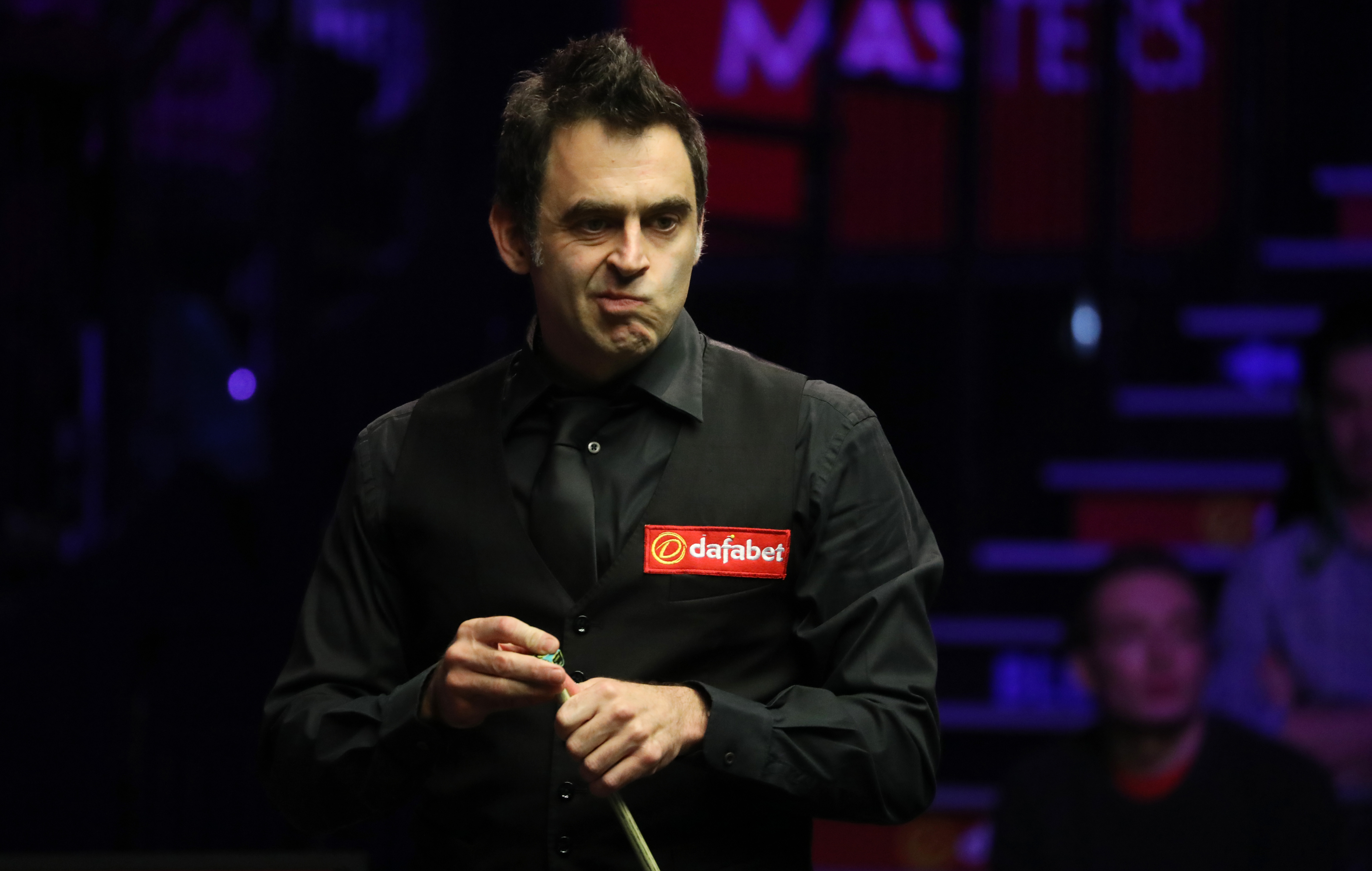 斯诺克——大师赛:奥沙利文首轮击败宾汉姆