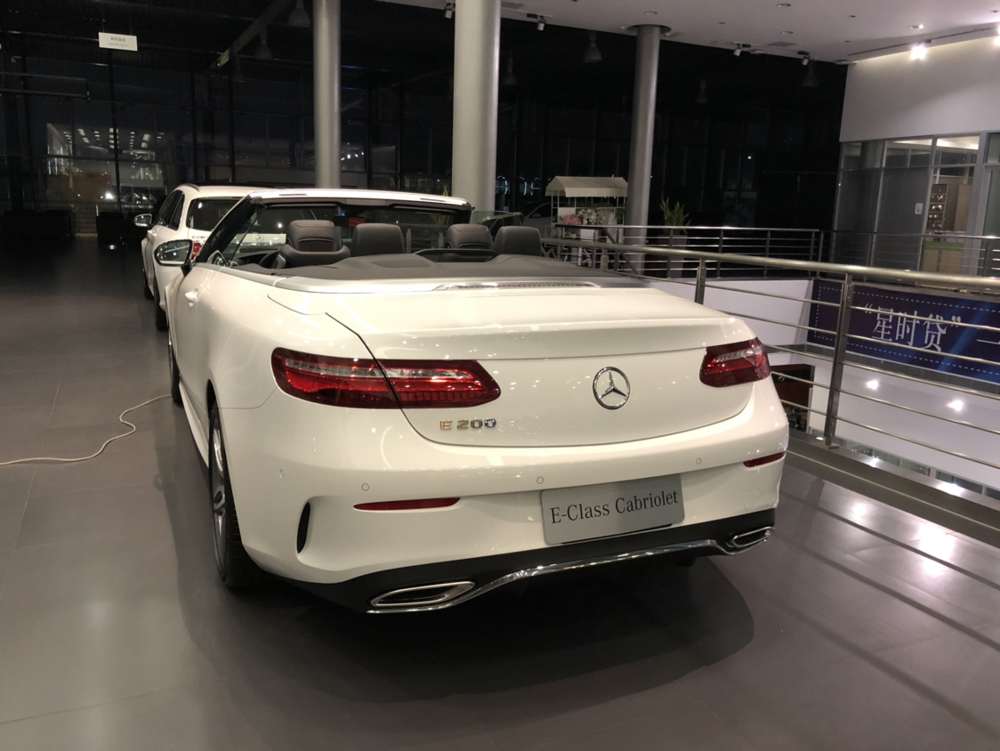 全新奔驰e coupe敞篷轿跑车到店实拍.