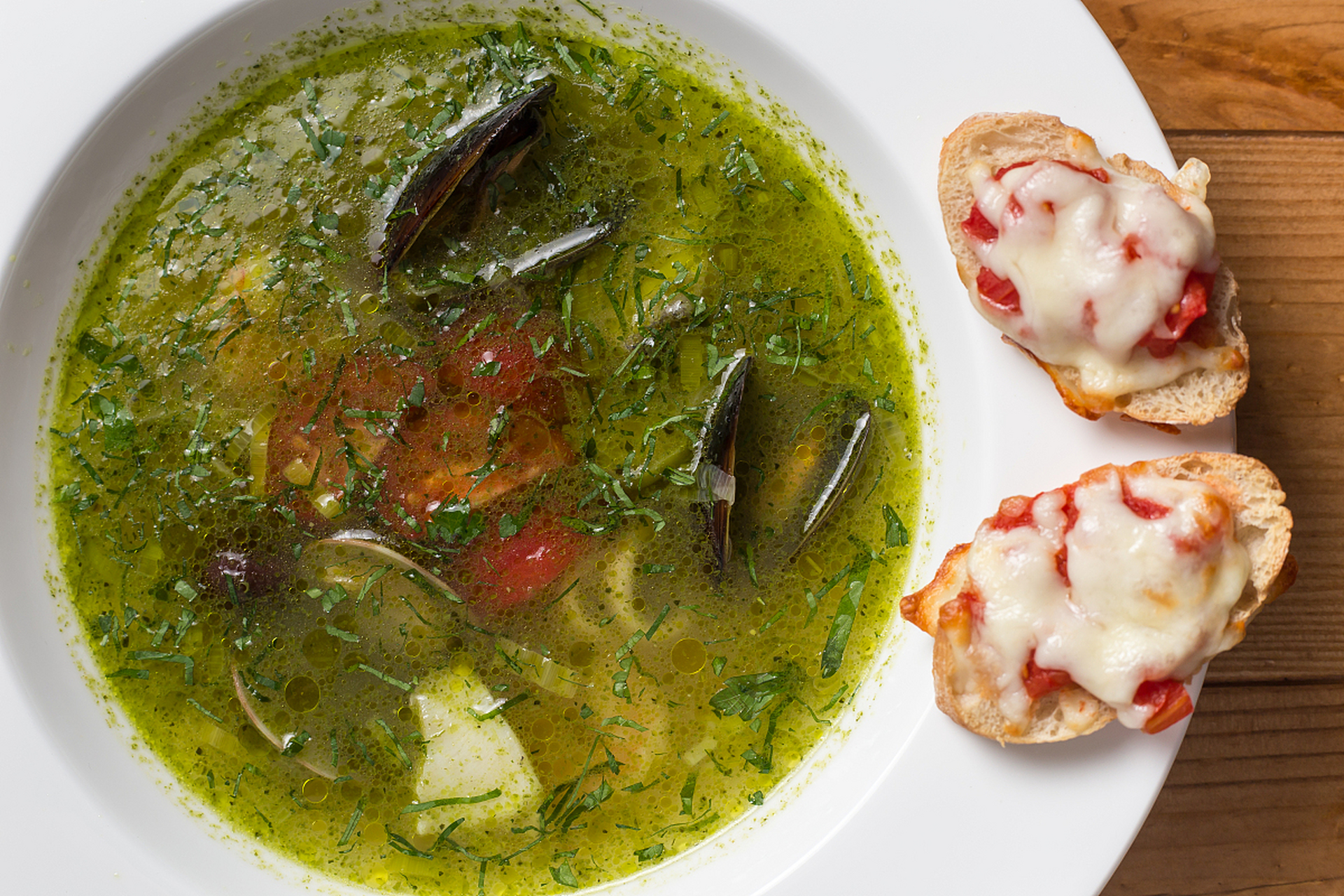 这道菜营养丰富,具有促进食欲的作用.[原文:青龙过海汤:一道美味与口.