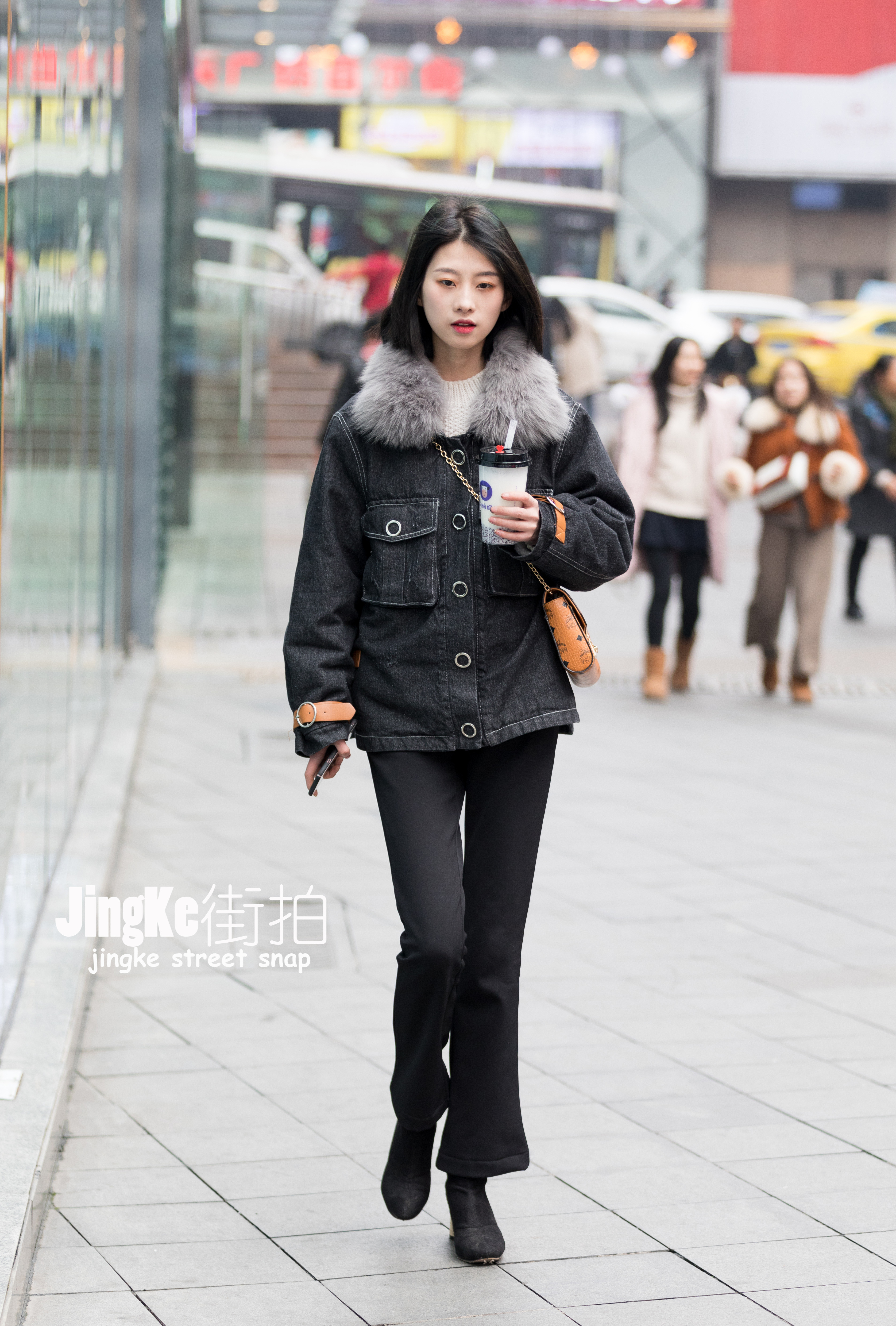 jingke街拍 百家号12-1111:30 本文由百家号作者上传并发布,百家号仅