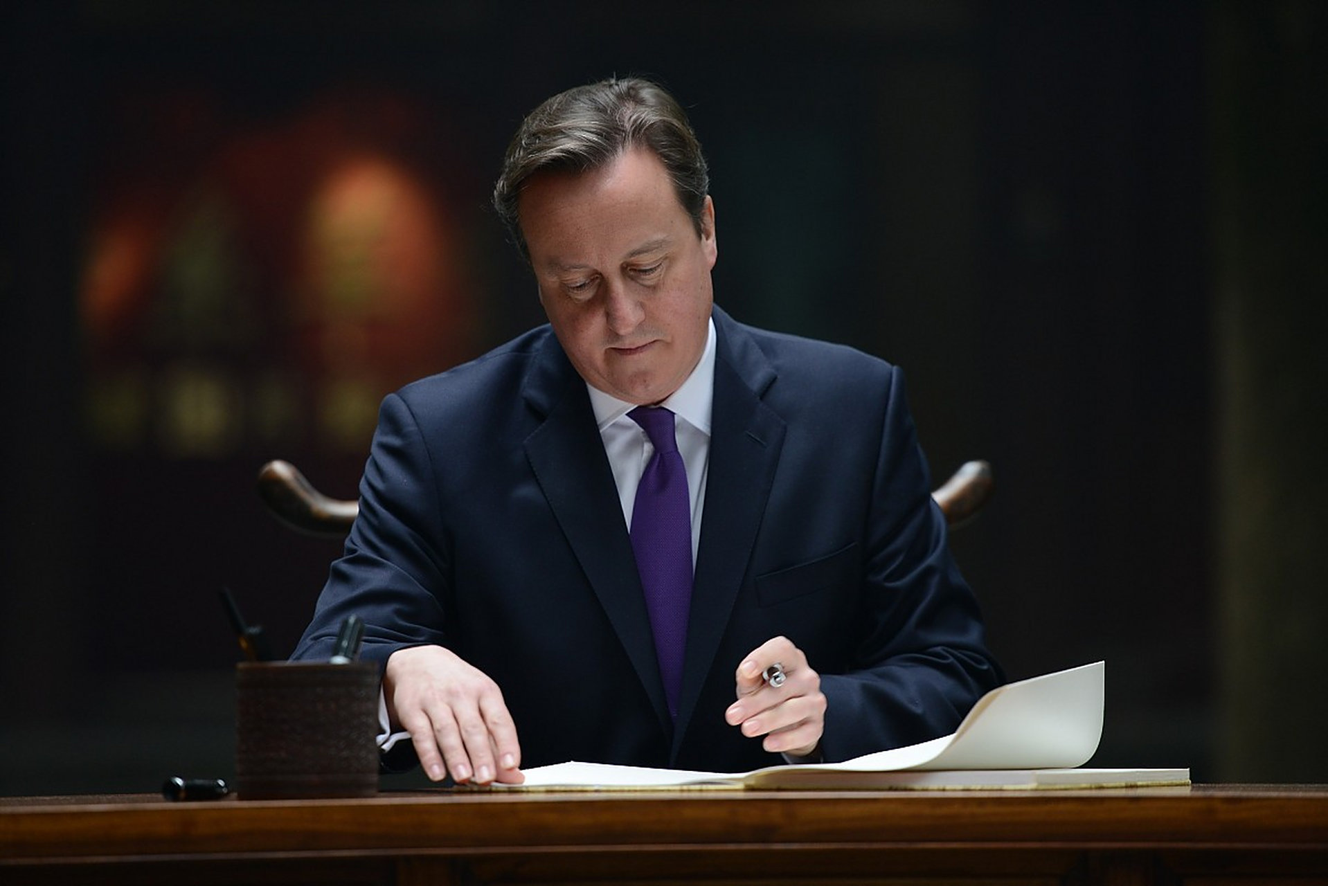 重磅消息!英国前首相卡梅伦竟然出任英国外交大臣了! 据英国媒体报道,