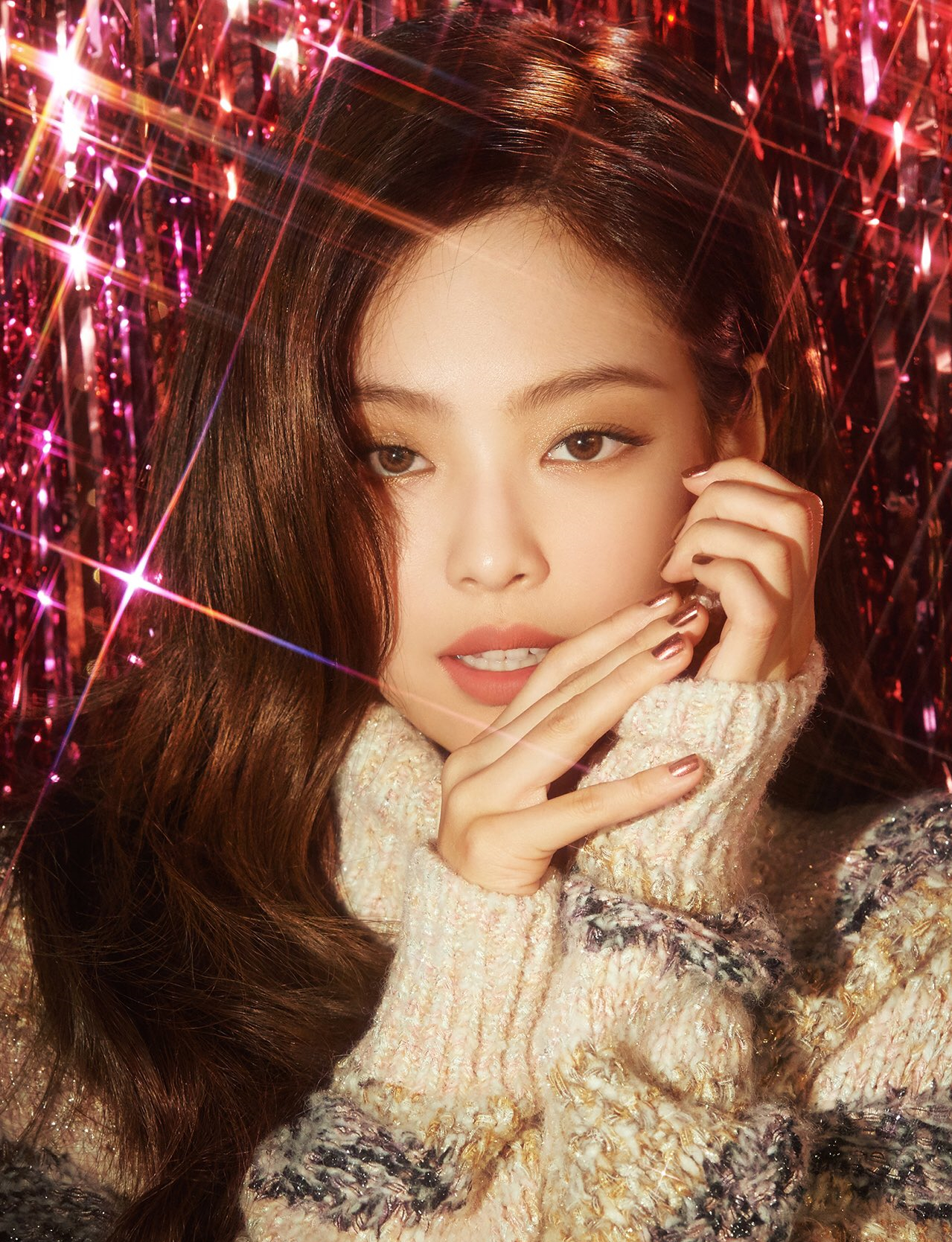 韩国女团blackpink成员jennie拍摄画报,"人间香奈儿"名不虚传