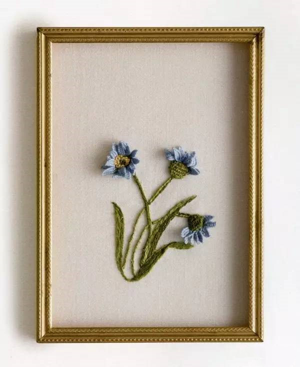 超美的立体刺绣花欣赏,可以做成各种小饰品,主要用到缎面绣针法