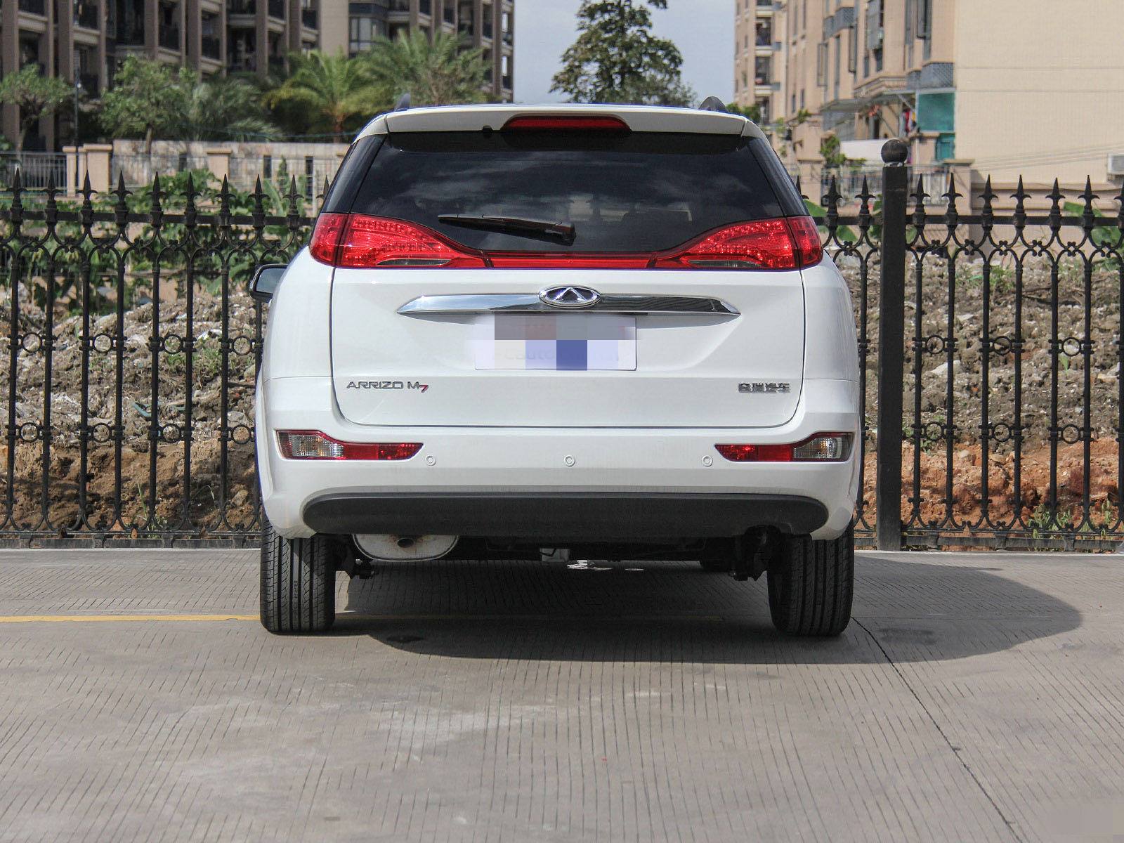 带你了解奇瑞艾瑞泽m7的霸气外观