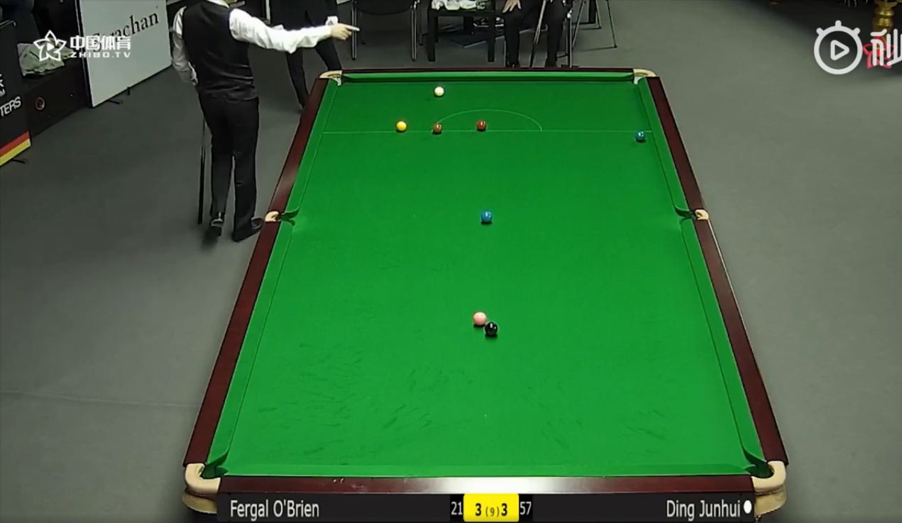 大国风度!丁俊晖再次主动承认犯规 对手敲桌称赞观众为之倾倒