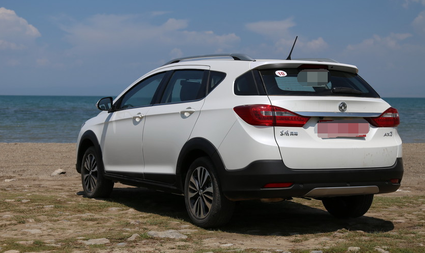 风神ax3外观棱角分明,大气硬朗,男人开这车面子十足