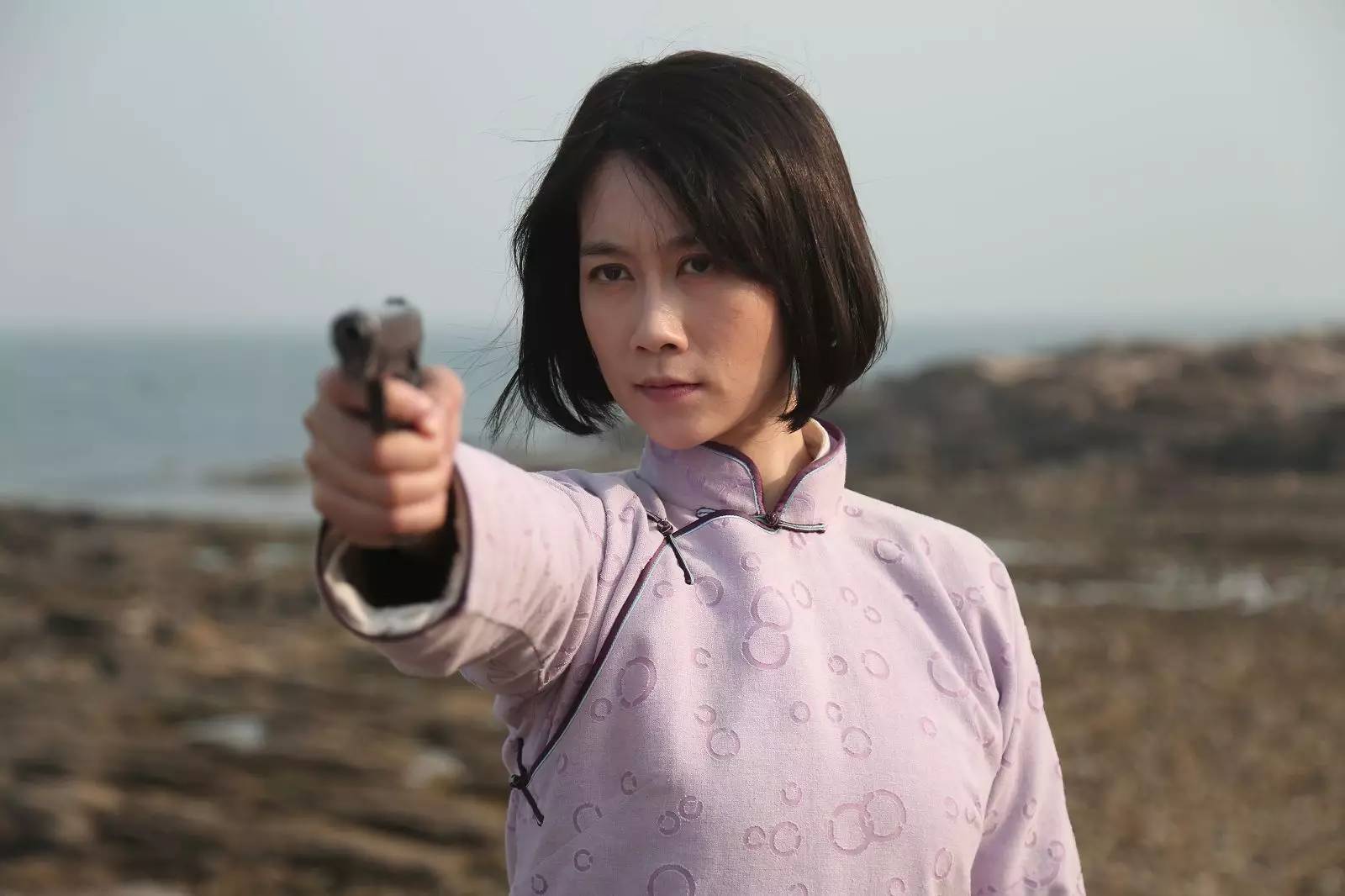 海清的老同学,出道20年没红起来,为给爸妈买房子接