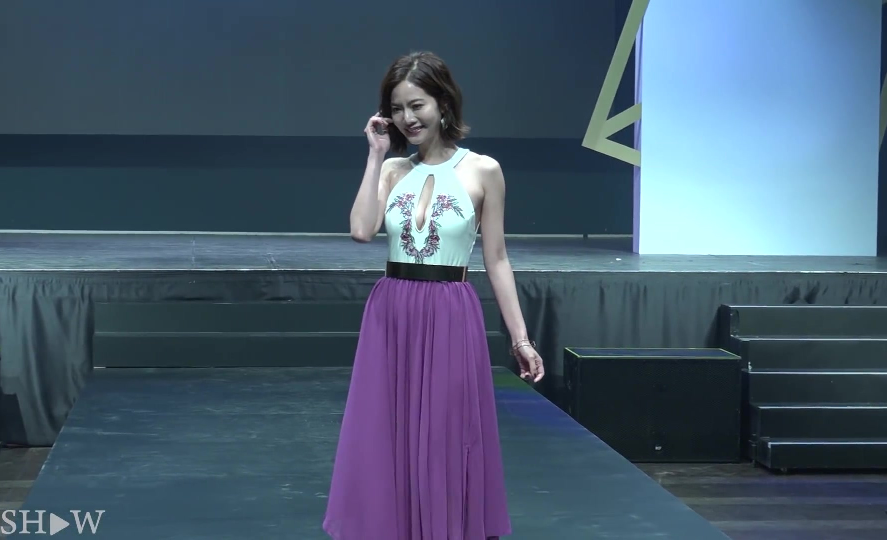 台湾内衣时装秀,美女模特身姿动人,步伐轻盈,超养眼!