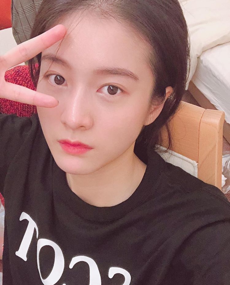 张雪迎ins自拍合集 这个笑容清新的女孩是什么惊喜宝藏啊