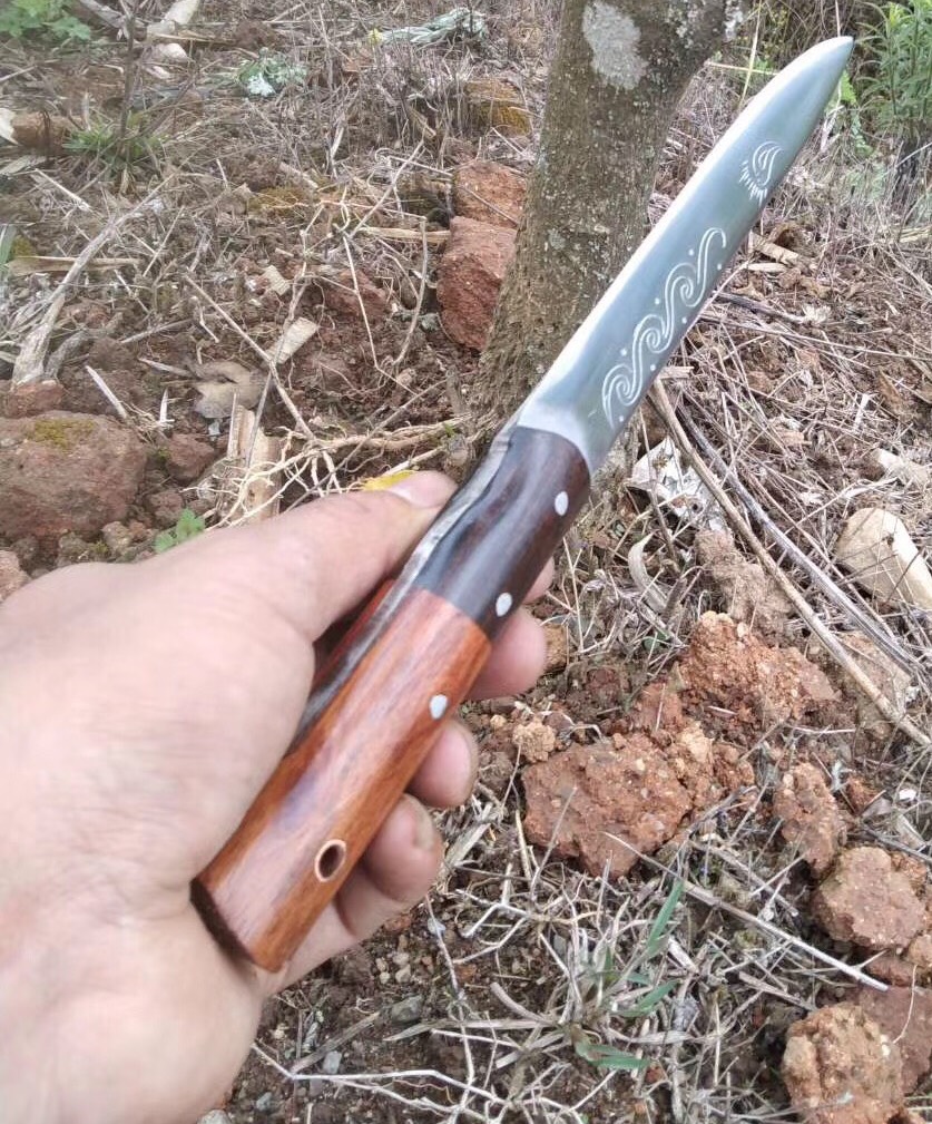 户撒一体刻画猎刀