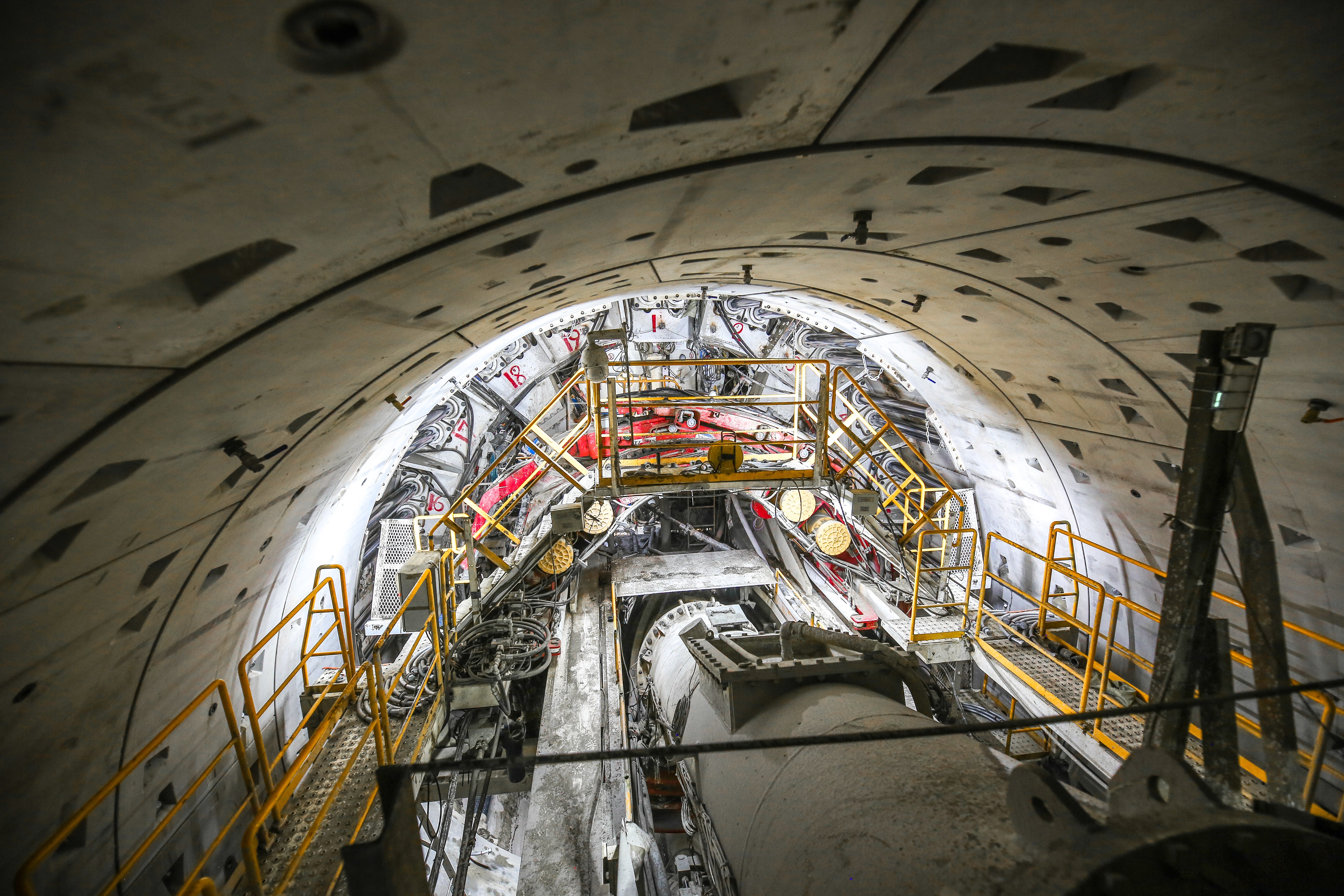 中交二航局施工,成都地铁17号线六台盾构区间贯通