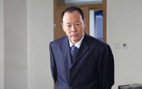 人民的名义:陈清泉"学外语"被抓,你还记得当时他手的位置吗?