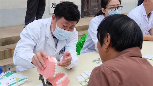 邯郸市口腔医院专家团队走进魏县张二庄镇宋屯村