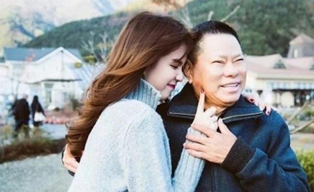 27岁美女恋上72岁亿万富翁,"我就是喜欢有社会地位的老男人"