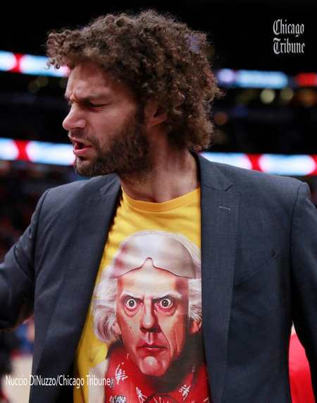 好看吗?公牛官方展示小洛佩斯今天的着装