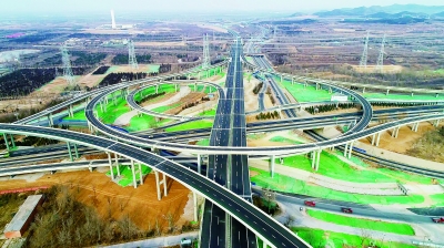 四通八达的营城子立交桥.张顺延摄