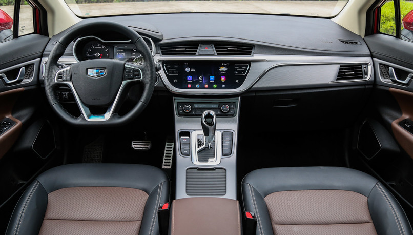 吉利汽车的内饰在国产车这一块的话做的应该是数一数二的,能够触摸到