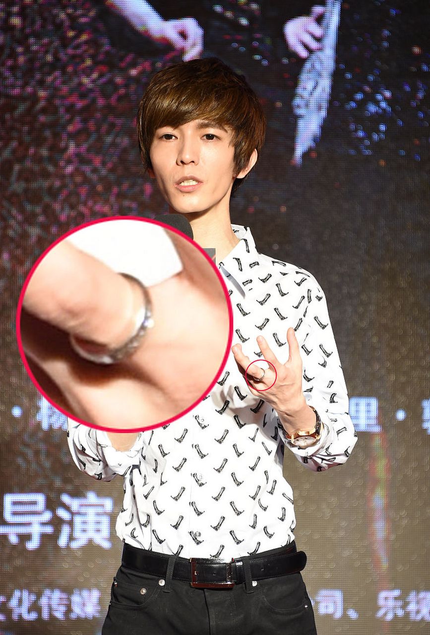 鹿晗腋毛成全网焦点,男星形象要有多完美?