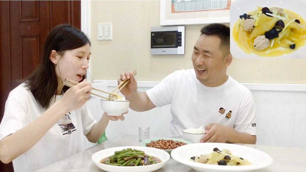 好吃不腻的“三鲜肉皮”,汤鲜味美,满满一口都是家里妈妈的味道