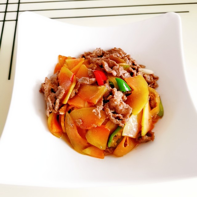 木瓜炒牛肉,做法确实很特别,难怪很多人喜欢