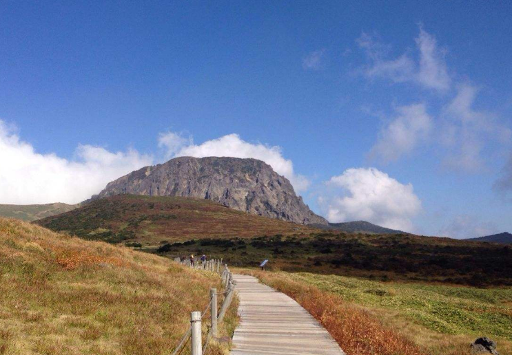 韩国第一高峰城山日出峰和最出名的汉拿山,你一定不能错过