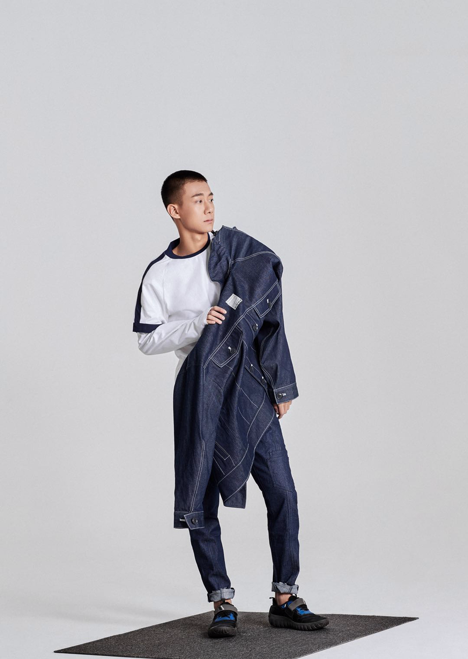 高至霆冬日时尚大片 青春洋溢展暖痞型男魅力