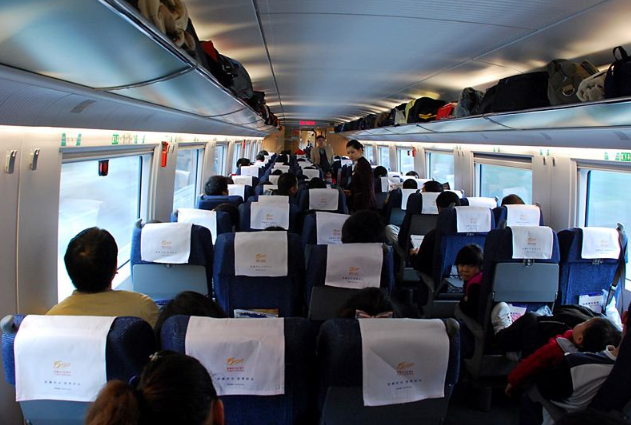 高铁站票和坐票,是否应该实行分开定价方式,看完你就明白